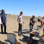 Астраханские поисковики провели поисковую экспедицию в Республике Калмыкия - приготовление пищи